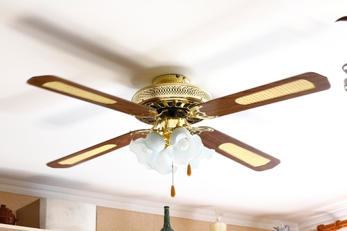 Combined chandelier and a ceiling fan for lighting and cool